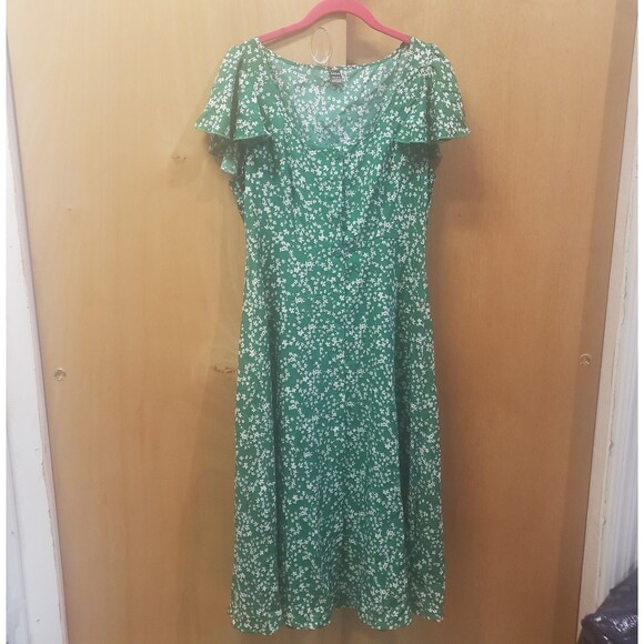 SHEIN Floral Print Green Dress
Size L - Picture 1 of 7